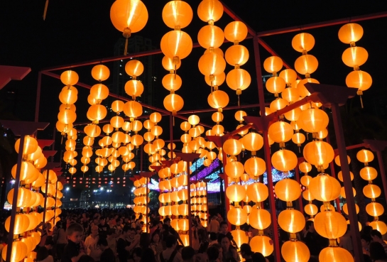 Mid-Autumn Lantern Displays and Carnivals